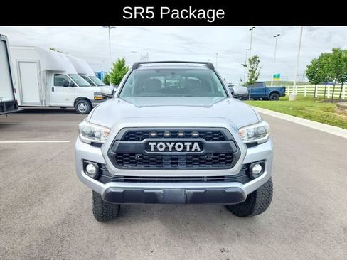 Used 2016 Toyota Tacoma SR5 w/ SR5 Appearance Package (SN) AWD/4WD image 2