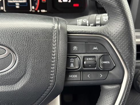 Used 2025 Toyota 4Runner SR5 image 24