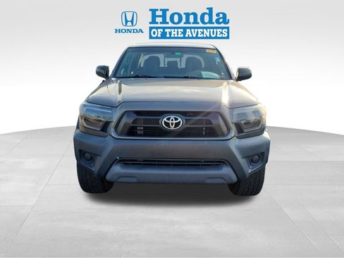 Used 2015 Toyota Tacoma PreRunner w/ Convenience Package RWD image 2