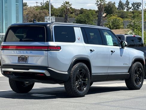Used 2024 Rivian R1S Adventure AWD/4WD image 3