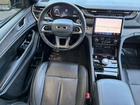 Used 2023 Jeep Grand Cherokee L Overland w/ Advanced Protech Group III AWD/4WD image 29