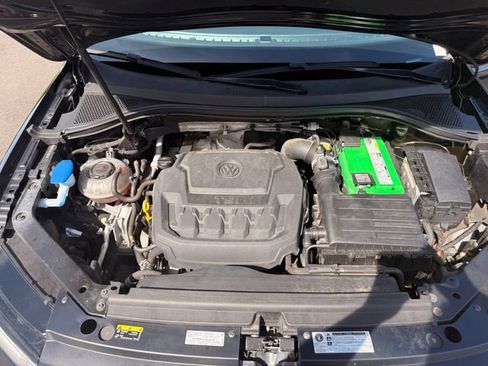 Used 2018 Volkswagen Tiguan SE FWD image 16