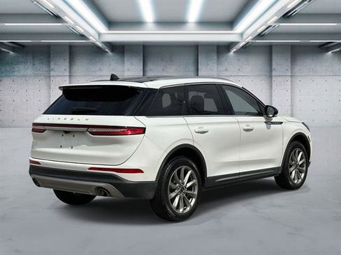 Used 2022 Lincoln Corsair AWD w/ Premium Package image 5
