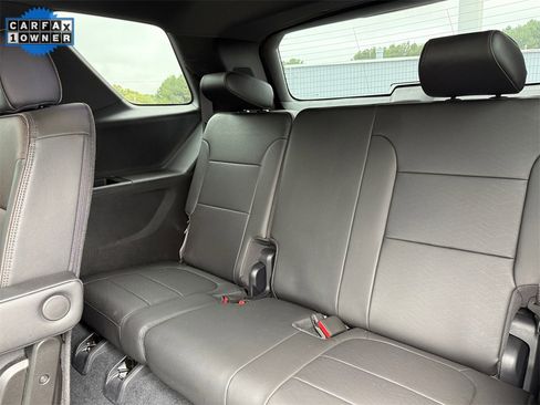 Used 2023 Chevrolet Traverse High Country image 16