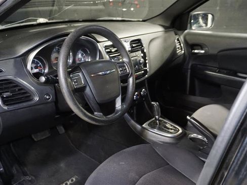 Used 2014 Chrysler 200 LX image 10