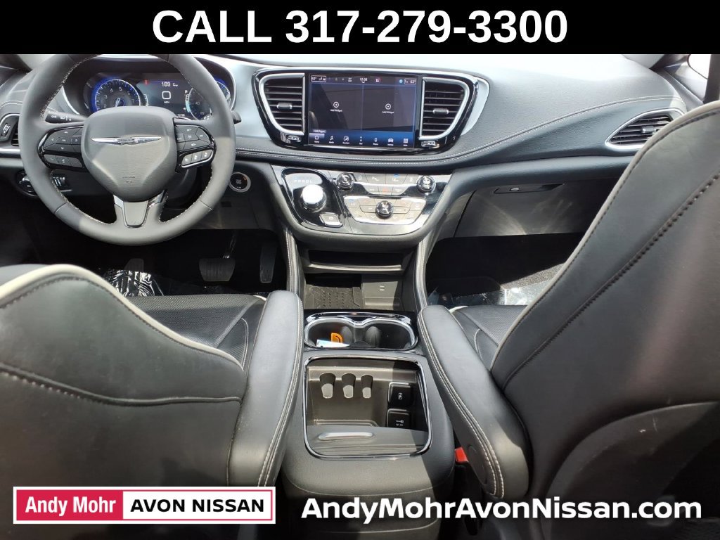 Used 2026 Chrysler Pacifica Limited w/ S Appearance Package FWD image 37