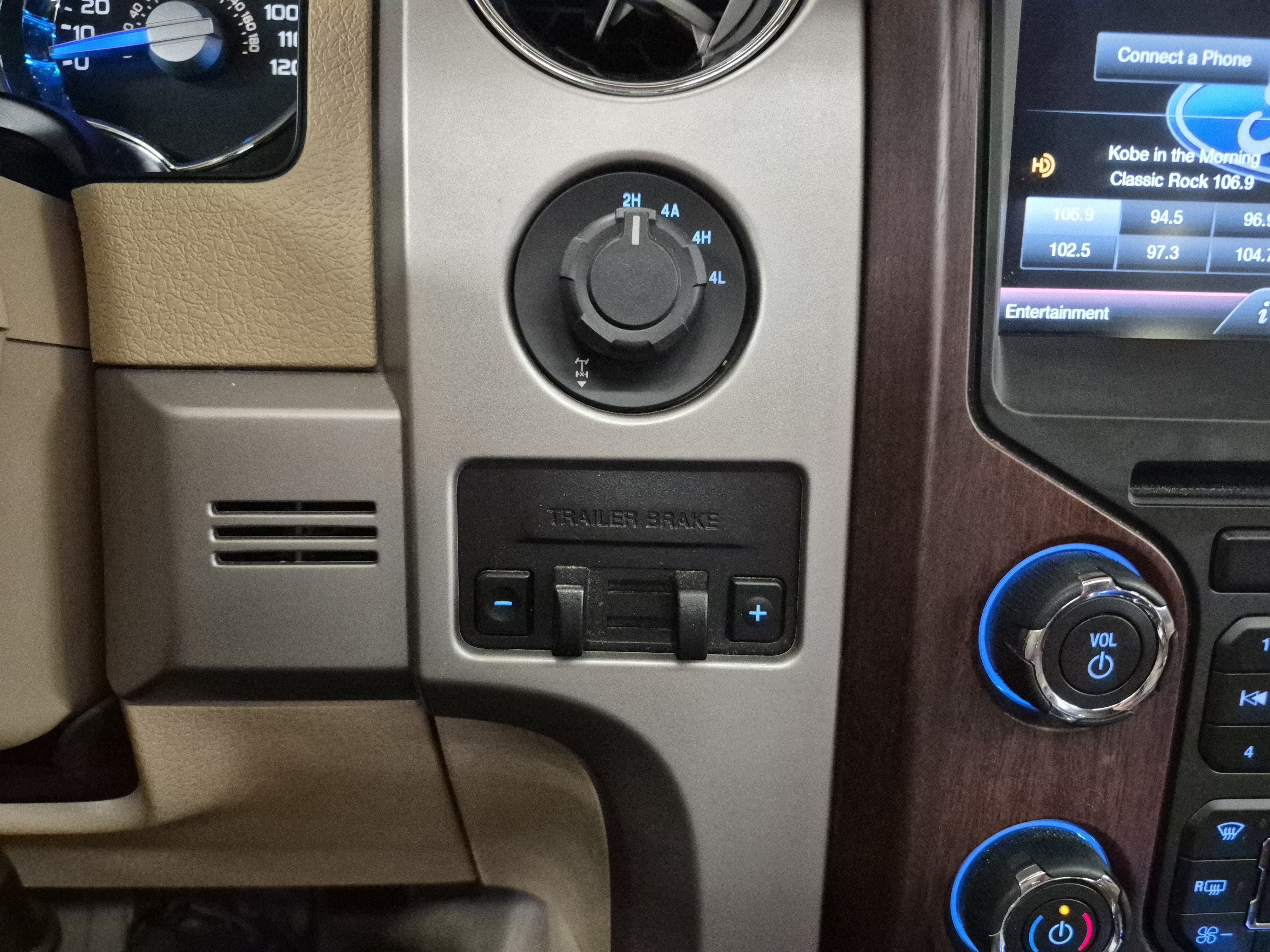Used 2014 Ford F150 King Ranch w/ King Ranch Luxury Package AWD/4WD image 29