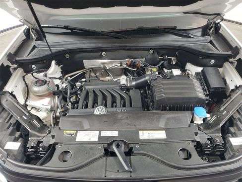 Used 2023 Volkswagen Atlas Cross Sport SEL R-Line image 10