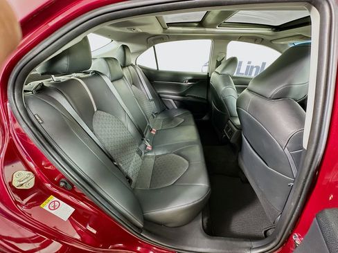 Used 2018 Toyota Camry XSE image 33