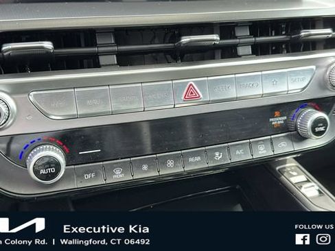 Used 2025 Kia Telluride S AWD/4WD image 18