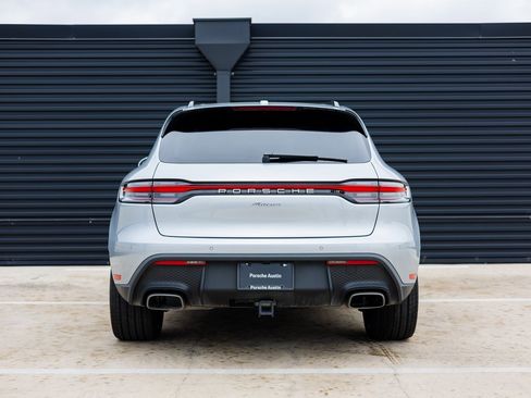 Certified 2025 Porsche Macan image 6