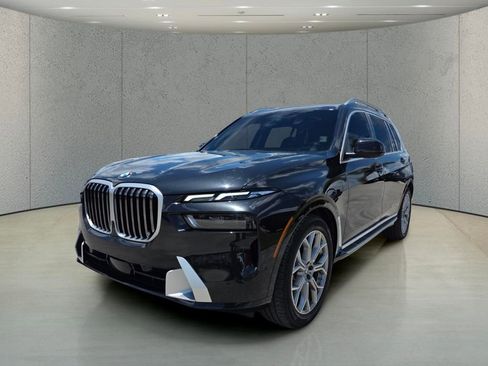 Used 2025 BMW X7 xDrive40i w/ Premium Package AWD/4WD image 10