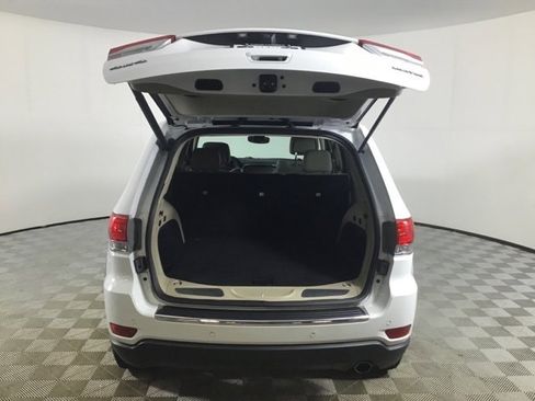 Used 2018 Jeep Grand Cherokee Limited image 22