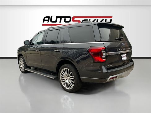 Used 2024 Ford Expedition Limited image 5