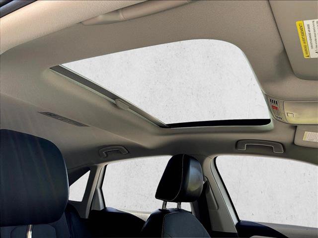 Used 2025 Volkswagen Jetta SE FWD image 16