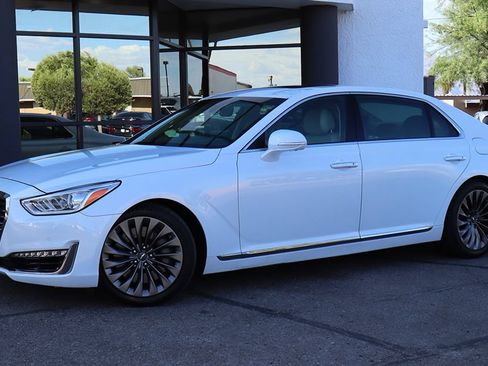 Used 2017 Genesis G90 3.3T Premium RWD image 3