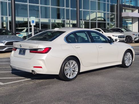 Used 2024 BMW 330i Sedan RWD image 3