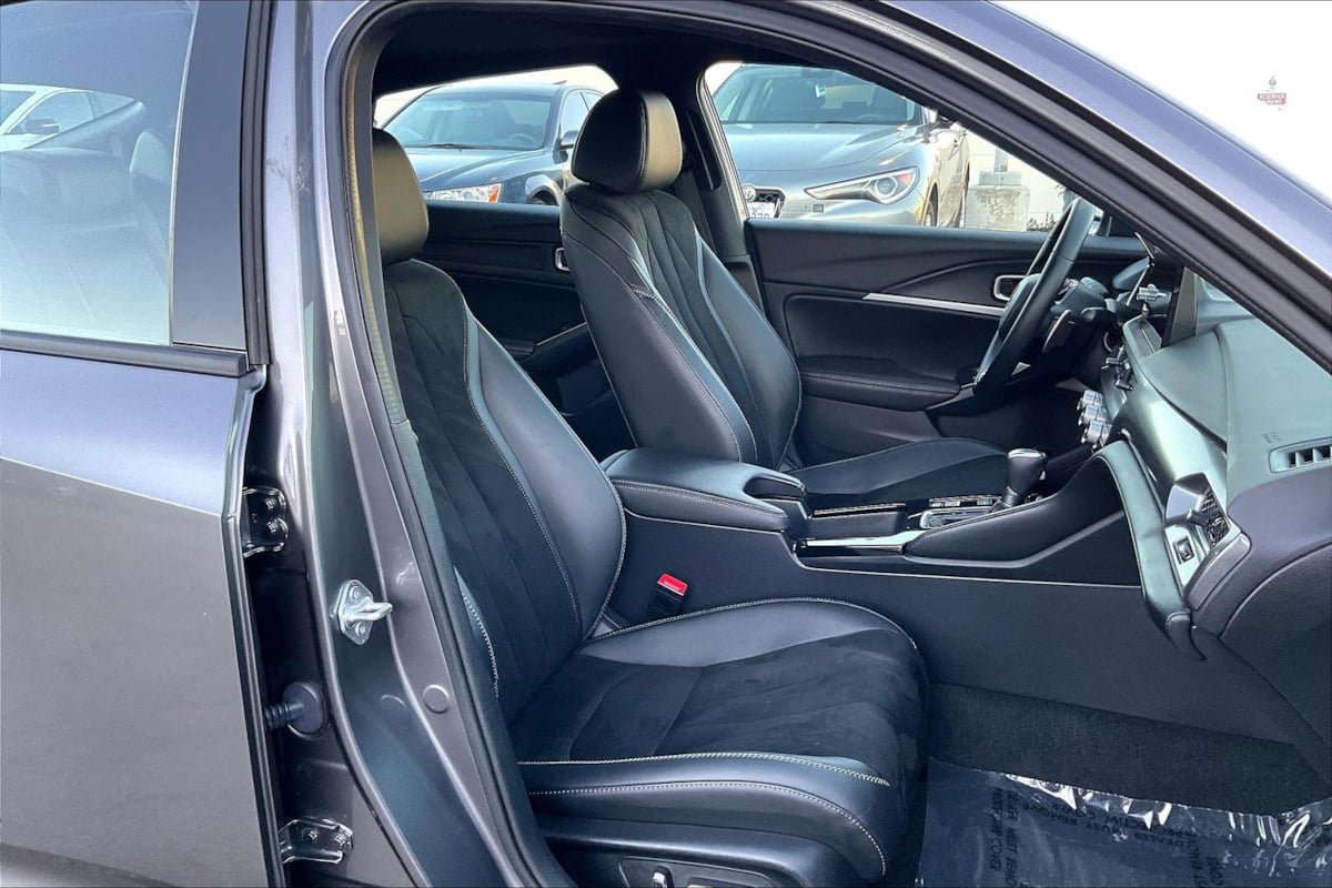 Used 2025 Acura Integra A-Spec w/ Technology Package FWD image 7