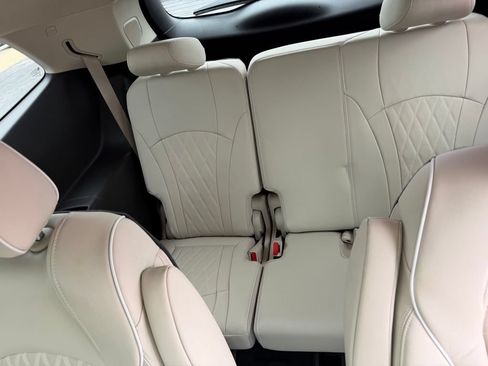 Used 2023 Buick Enclave Avenir w/ Avenir Technology Package FWD image 21