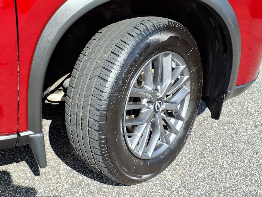 Used 2024 Nissan Rogue S AWD/4WD image 8