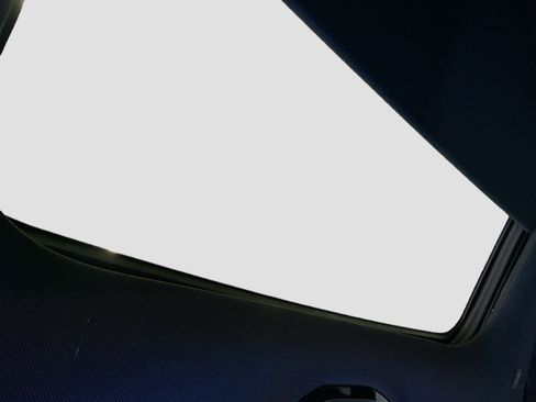 Used 2023 Jeep Grand Cherokee Overland w/ Luxury Tech Group IV image 26