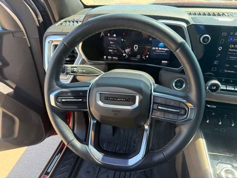 Used 2025 GMC Canyon Denali AWD/4WD image 13