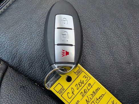 Used 2019 Nissan Titan SV w/ SV Convenience Package image 20