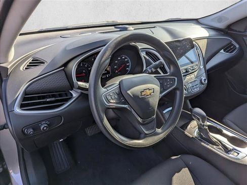 Used 2025 Chevrolet Malibu LT FWD image 12