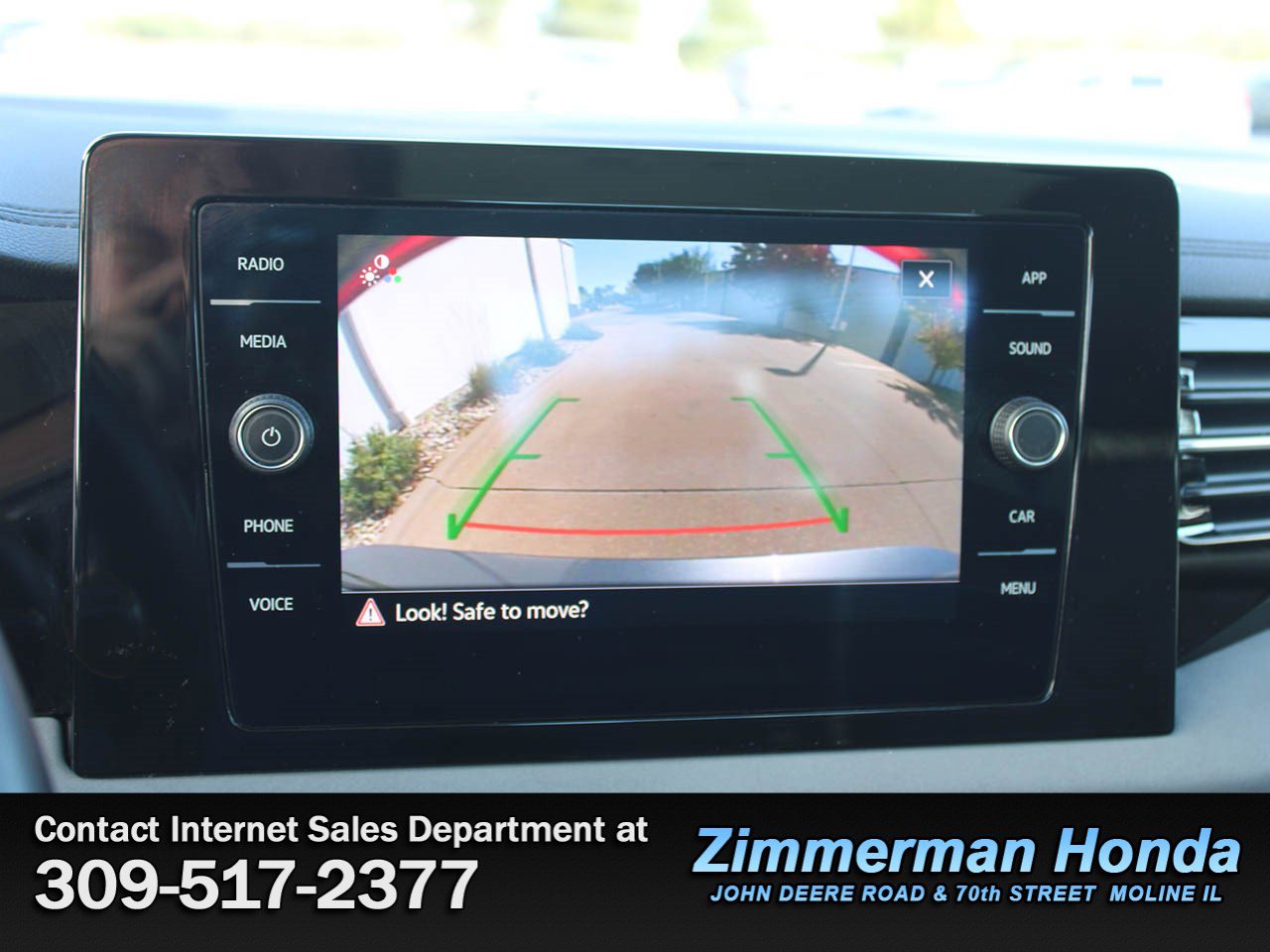 Used 2025 Volkswagen Jetta SE FWD image 22