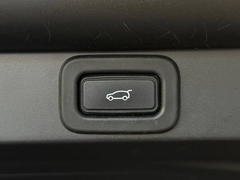 Used 2023 Land Rover Range Rover Long Wheelbase SE AWD/4WD image 18