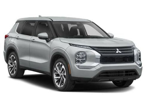 Used 2023 Mitsubishi Outlander ES FWD image 41