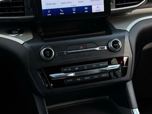 Used 2020 Ford Explorer XLT w/ Equipment Group 202A image 30