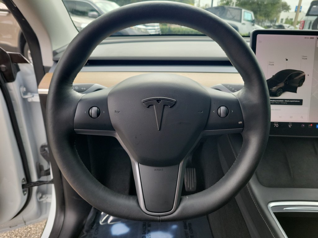 Used 2022 Tesla Model Y Long Range AWD/4WD image 25