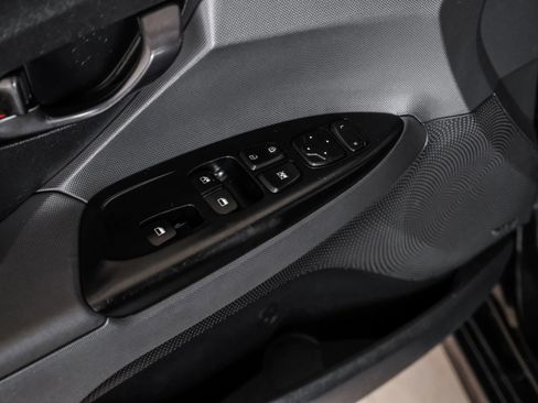 Used 2020 Hyundai Veloster Turbo FWD image 37