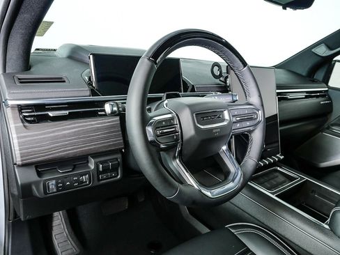 Used 2024 GMC Sierra EV Denali image 4