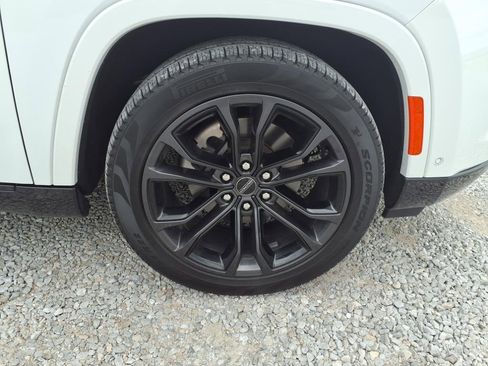 Used 2024 Jeep Grand Wagoneer Series III w/ Rear Seat Video Group 1 image 15