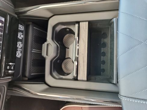 New 2025 RAM 2500 Limited image 15