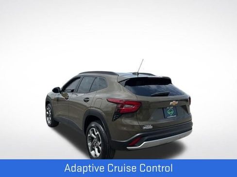 Certified 2024 Chevrolet Trax LT w/ Driver Confidence Package FWD image 11