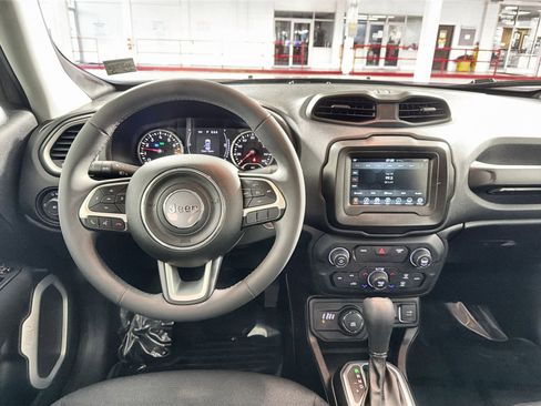 Used 2019 Jeep Renegade Latitude image 16