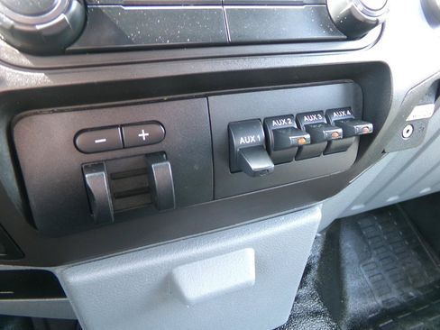 Used 2015 Ford F250 XL w/ XL Appearance Package RWD image 29