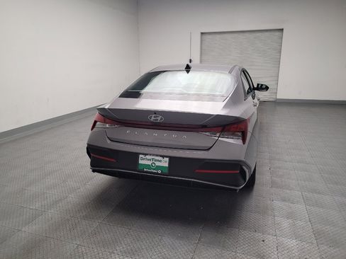 Used 2024 Hyundai Elantra SE FWD image 7