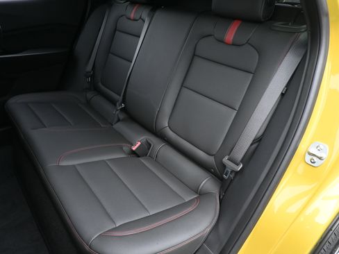 Used 2024 Chevrolet Trax RS w/ Driver Confidence Package image 17