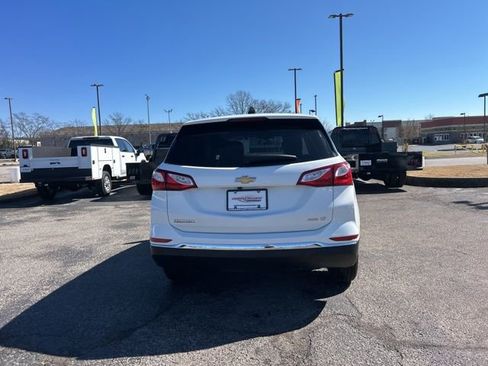 Used 2018 Chevrolet Equinox LT image 4
