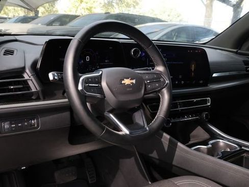 Used 2024 Chevrolet Traverse LT AWD/4WD image 7