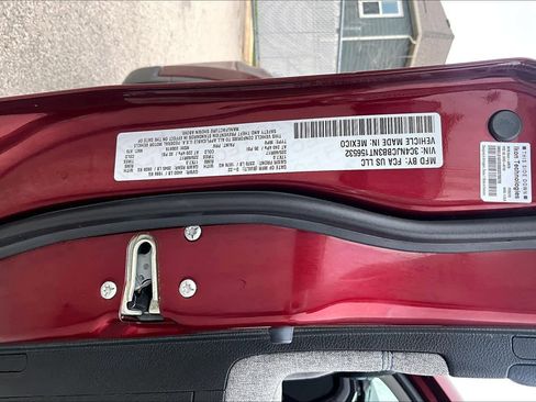 Used 2022 Jeep Compass Latitude image 33