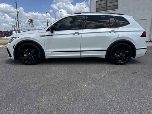 Used 2023 Volkswagen Tiguan SE R-Line image 11