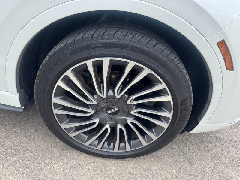 Used 2020 Lincoln Corsair Reserve w/ Appearance Package FWD image 4