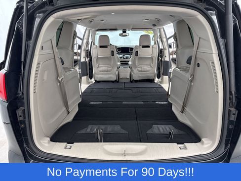 Used 2017 Chrysler Pacifica Touring-L Plus w/ Tire & Wheel Group image 49