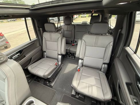 New 2026 Chevrolet Suburban RST AWD/4WD image 14