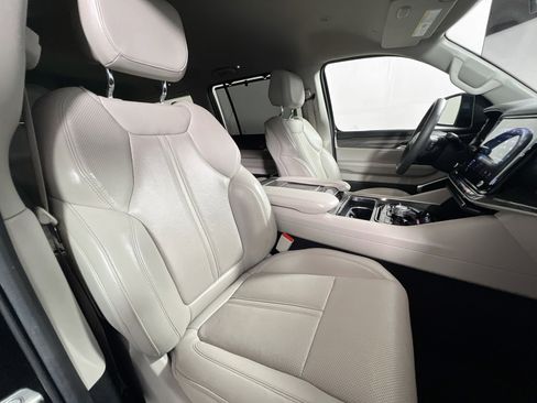 Used 2022 Jeep Wagoneer Series III w/ Convenience Group I image 31